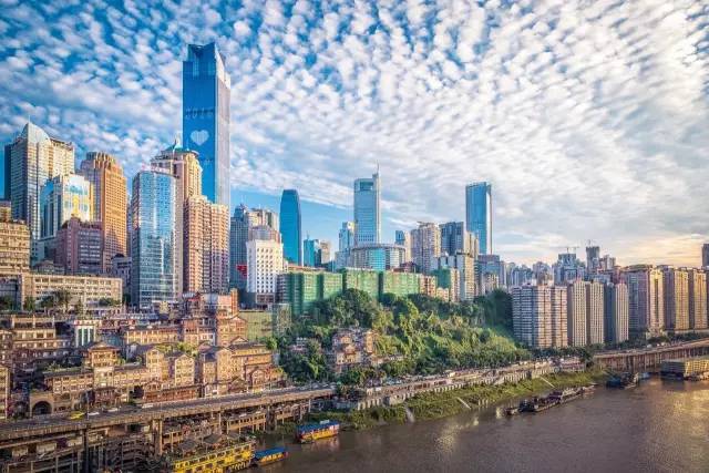 山城重庆，魅力与挑战交织之城